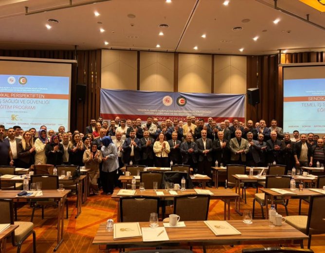 KLÖCKNER PENTAPLAST FABRİKASINDAKİ ÜYELERİMİZLE İSG EĞİTİM PROGRAMINA KATILDIK